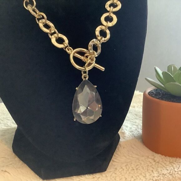 Gold tone 18” necklace with black stone - Picture 4 of 6